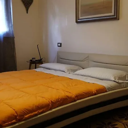 La Casa Del Pittore Ezio House Apartment